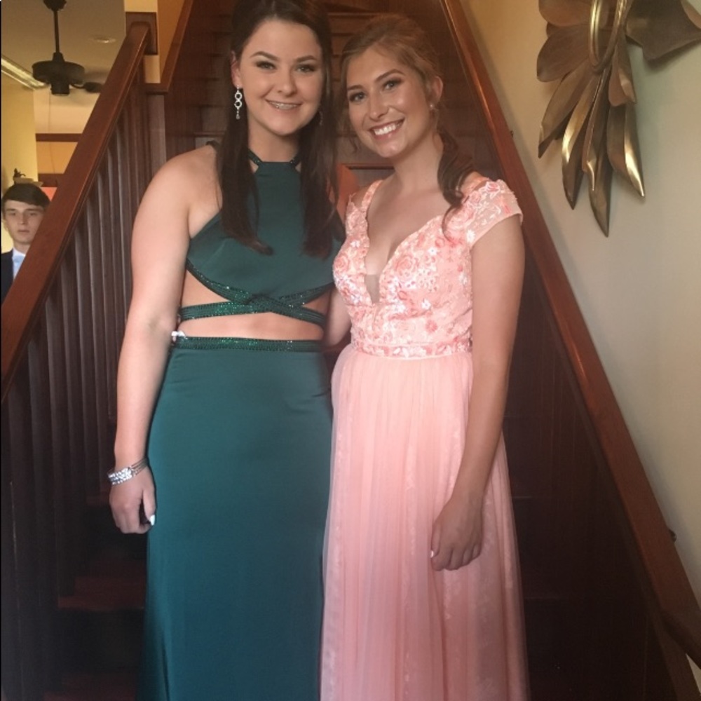 GiGi Designs Prom Dress - Picture 4 of 7
